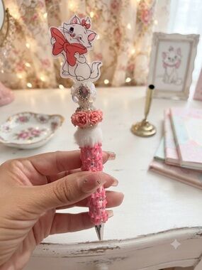 Custom cat pen